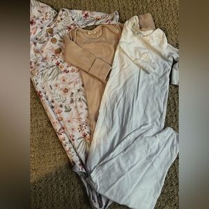 Babygirl knotted gowns